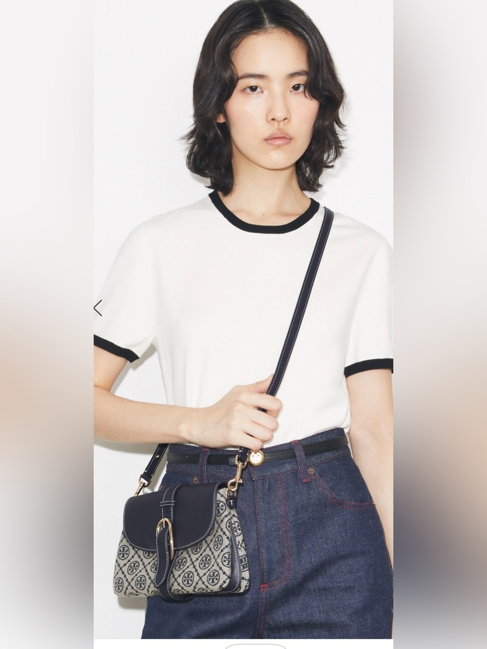 TORY BURCH T MONOGRAM SOFT SMALL SHOULDER BAG - Picture 4 of 12